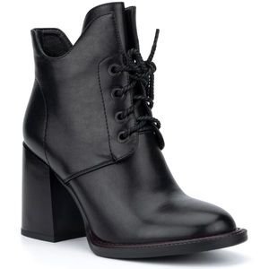 Torgeis Women's Madeleine Boot - Black. Size 8